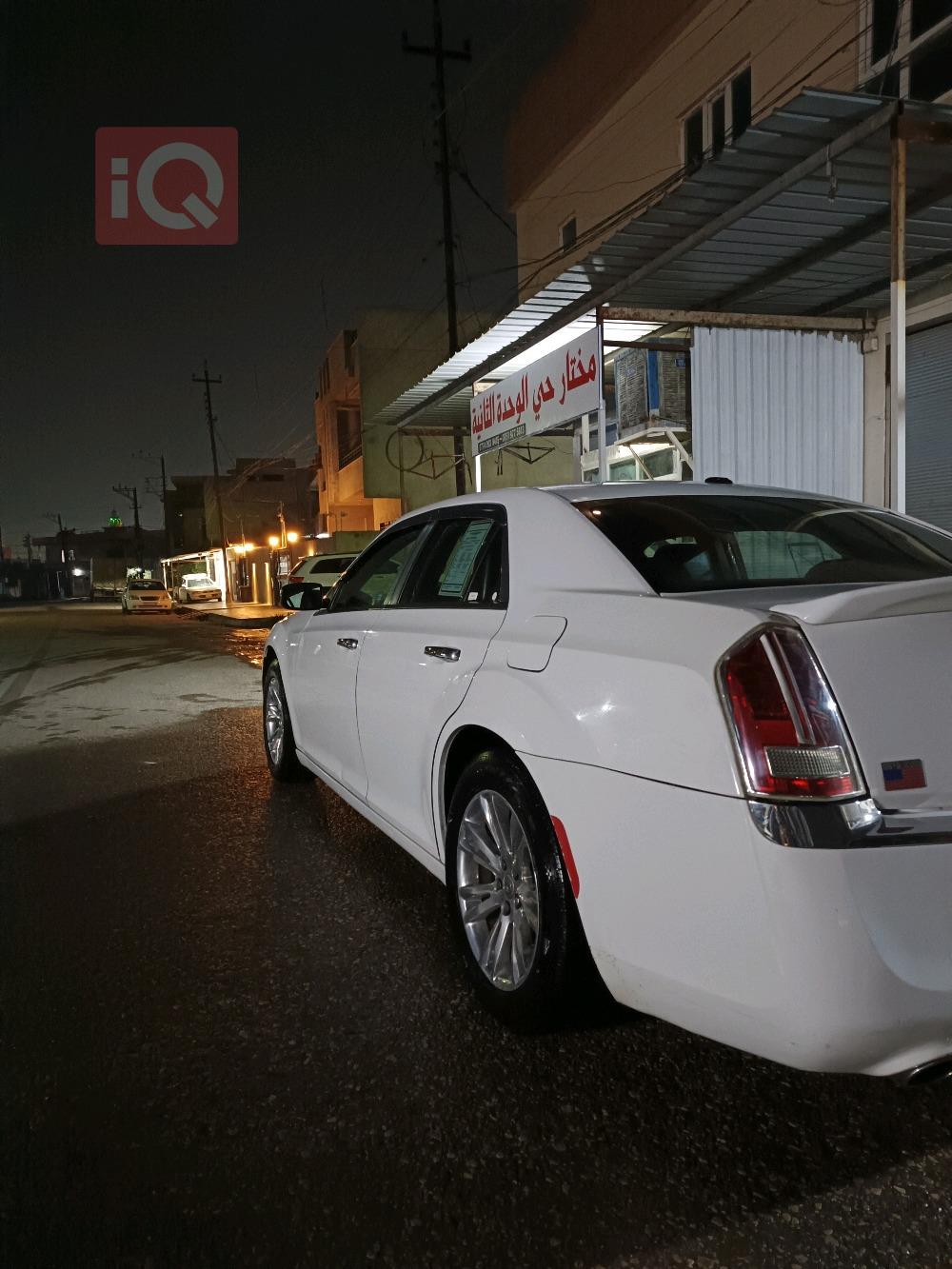 كرايسلر 300